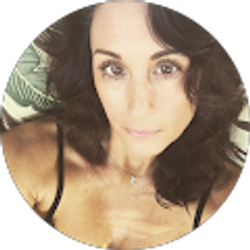 Profile photo of laura moynihan