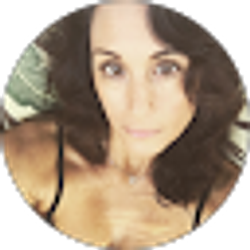 Profile photo of laura moynihan