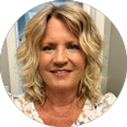 Profile photo of Shelly Carman