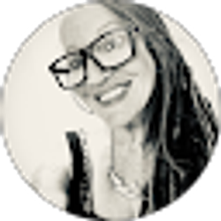 Profile photo of Kelly Klee