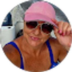 Profile photo of Jennifer Reyes