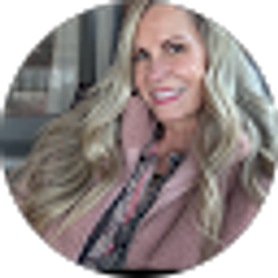 Profile photo of Traci Owen