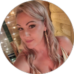 Profile photo of Courtney Awe