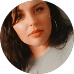 Profile photo of Hailey Barry