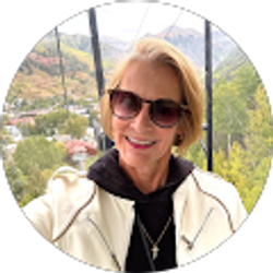 Profile photo of Stephanie