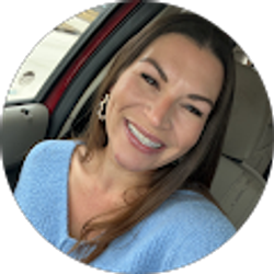 Profile photo of Olivia Lara