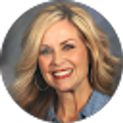 Profile photo of Jennifer Loos