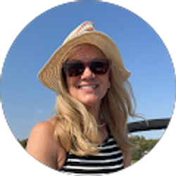 Profile photo of Jennifer Foster