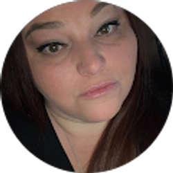 Profile photo of April Hunt