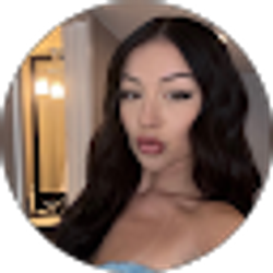 Profile photo of Hannah Kerkaert