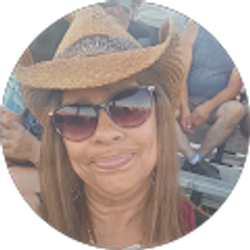 Profile photo of Michelle Holt