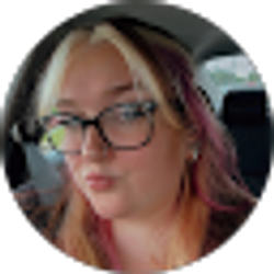 Profile photo of Lindsey Roschel