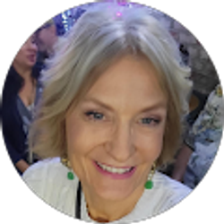 Profile photo of Juli Hayworth