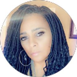 Profile photo of Lisa Victoria