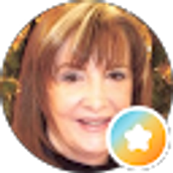 Profile photo of lindsay robinson