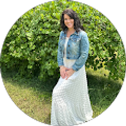 Profile photo of April VanLeeve