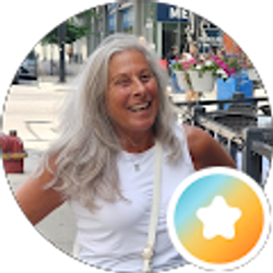 Profile photo of Ellen Elias