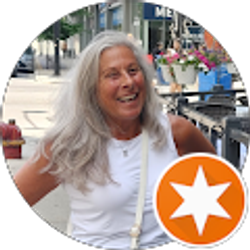 Profile photo of Ellen Elias