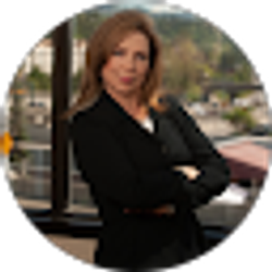 Profile photo of Stacey Smythe