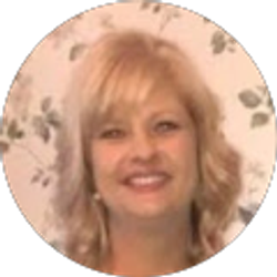 Profile photo of Lisa Enfinger