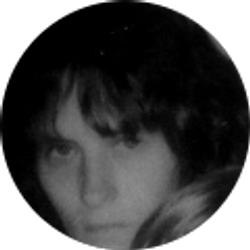 Profile photo of lori behind blue eyes