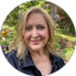 Profile photo of Deanna Falletich
