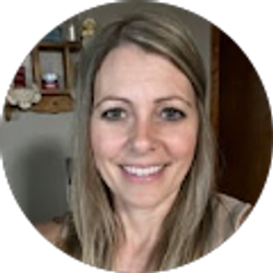 Profile photo of Melissa G (Home For Online Offers)