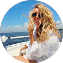 Profile photo of Maggie Hogg