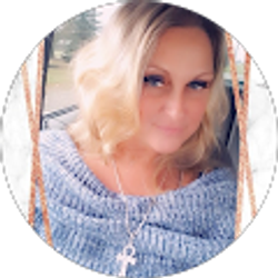 Profile photo of Stephanie Ross