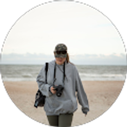 Profile photo of Lesley Clark