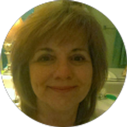 Profile photo of Linda Louis