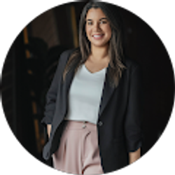 Profile photo of Shay Holmes