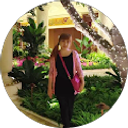 Profile photo of Yumi Dong