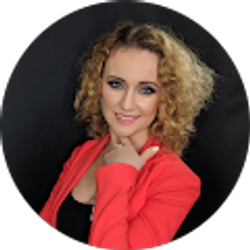 Profile photo of Anna Strojek