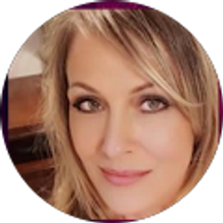 Profile photo of Shauna Gray