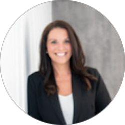 Profile photo of Kelly Stracke