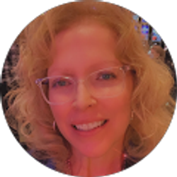 Profile photo of Nikki Mueller