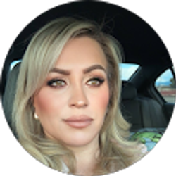 Profile photo of Elizabeth De La Torre