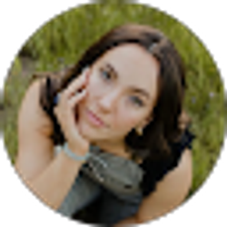 Profile photo of Kinsey Hage