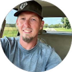 Profile photo of Dustin Hiroms