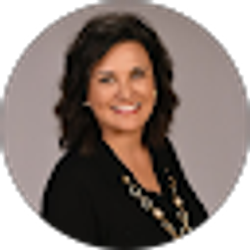 Profile photo of Eva Ray