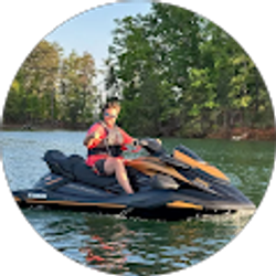 Profile photo of Hunter Marshall