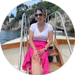 Profile photo of Lauren Guinot