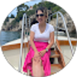 Profile photo of Lauren Guinot