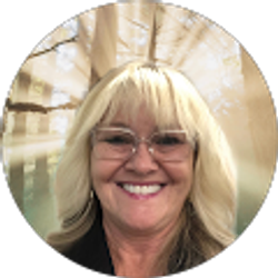 Profile photo of Dina Thornton