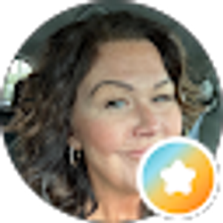 Profile photo of Michelle Laux