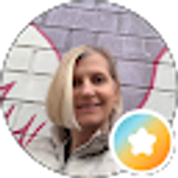 Profile photo of Lisa Dickinson