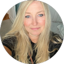 Profile photo of Selena Saltz