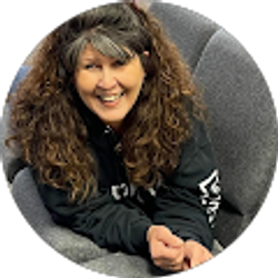 Profile photo of Stephanie Candela