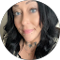 Profile photo of Amanda Nguyen